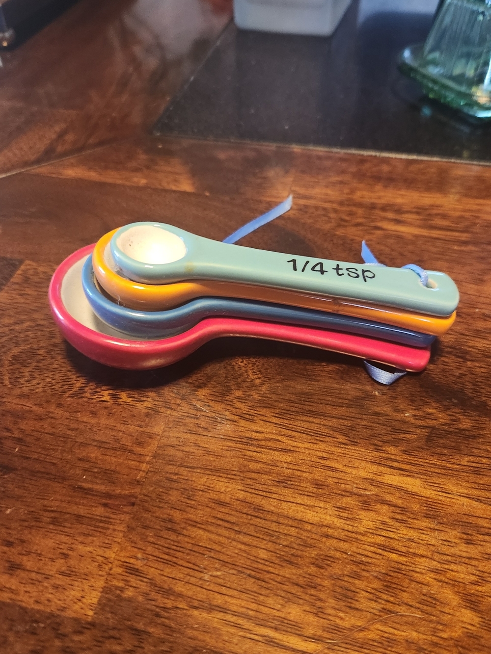 VINTAGE CERAMIC MEASURING SPOONS SET OF 4 RED BLUE ORANGE GREEN 1 TBSP - 1/4 TSP